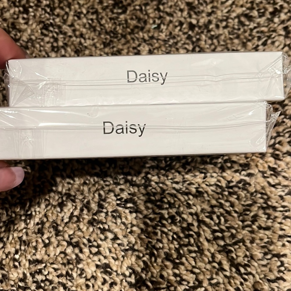 Juvenae daisy lashes